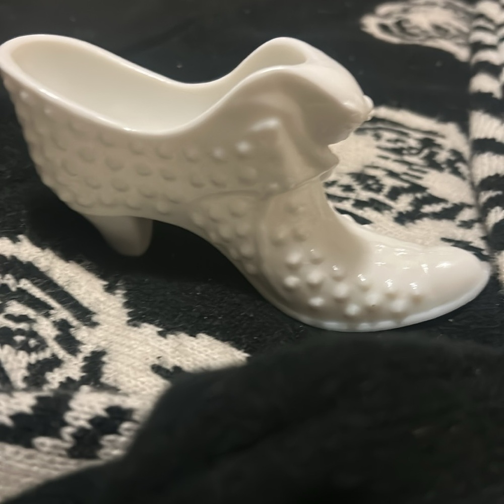 Fenton Milk glass Elegant White Textured Women's Shoe - Picture 2 of 2